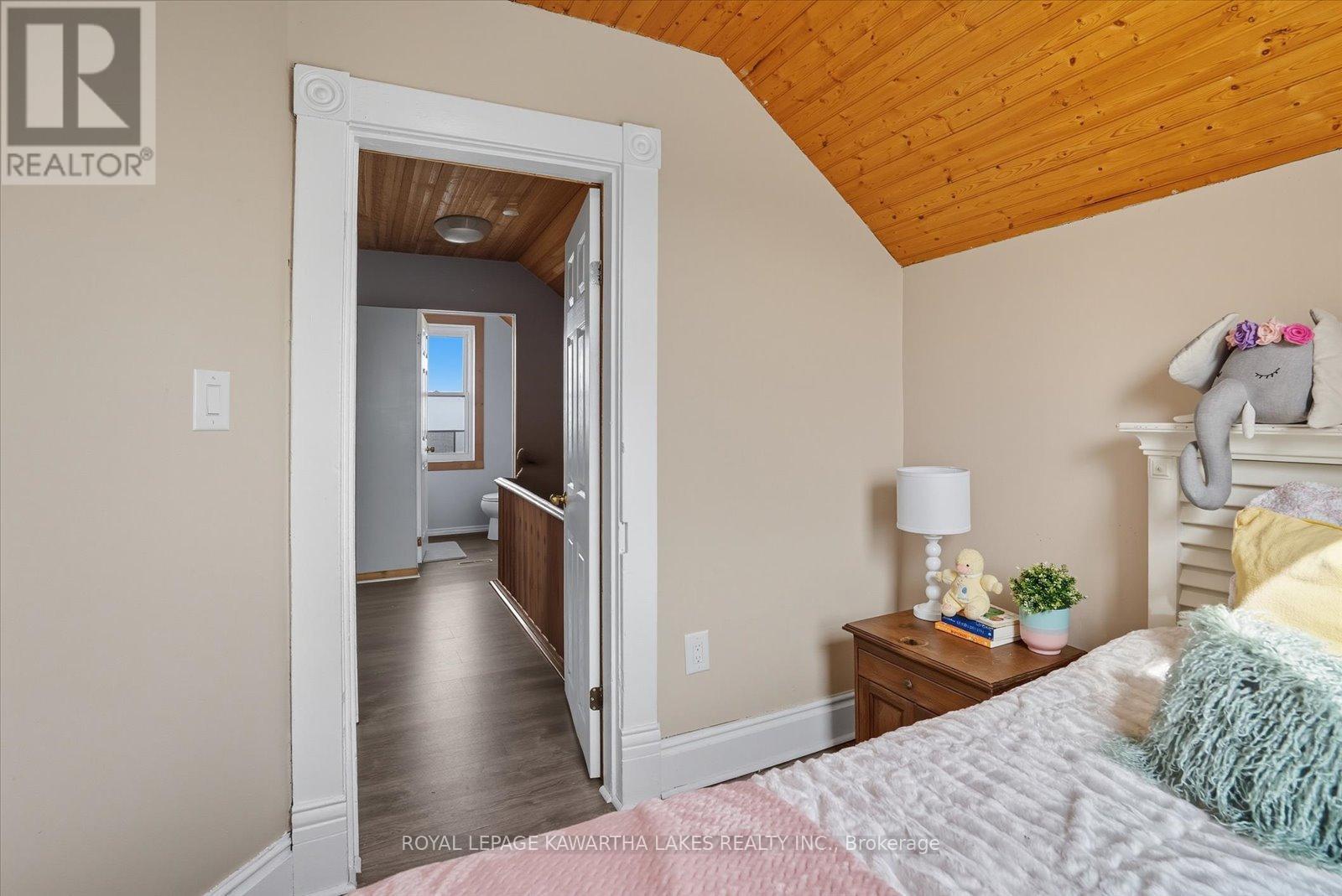 18 Mary Street W, Kawartha Lakes, Ontario  K9V 2N4 - Photo 24 - X12531882