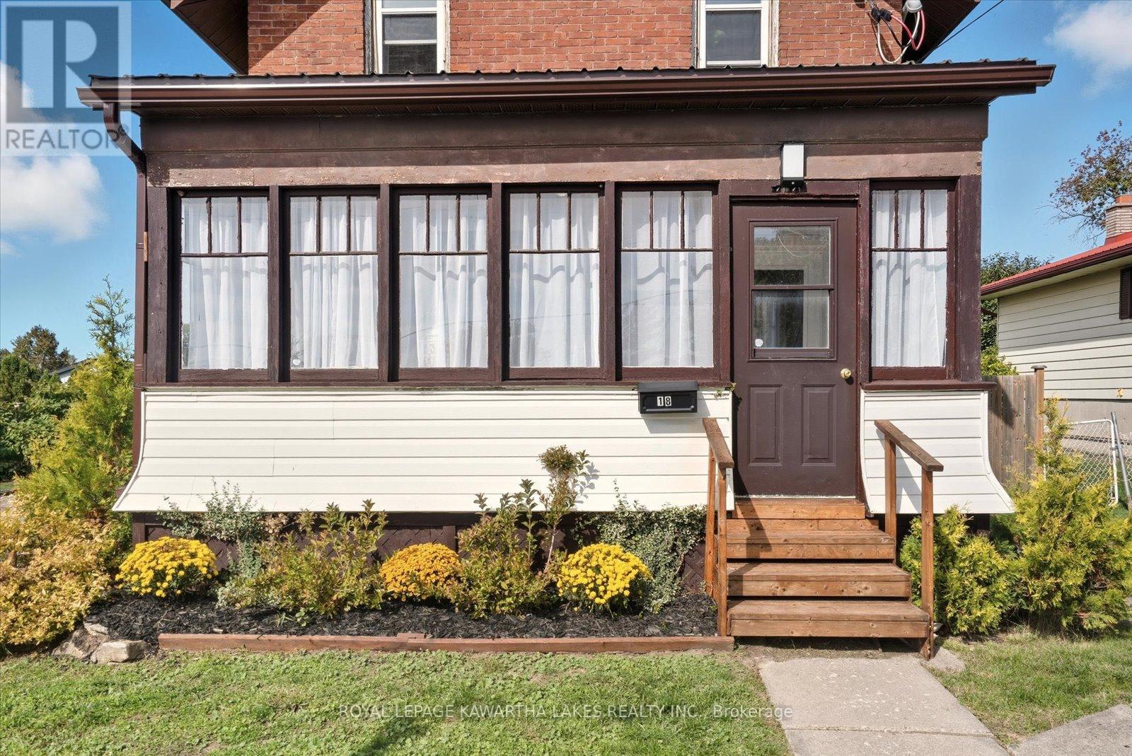 18 Mary Street W, Kawartha Lakes, Ontario  K9V 2N4 - Photo 4 - X12531882