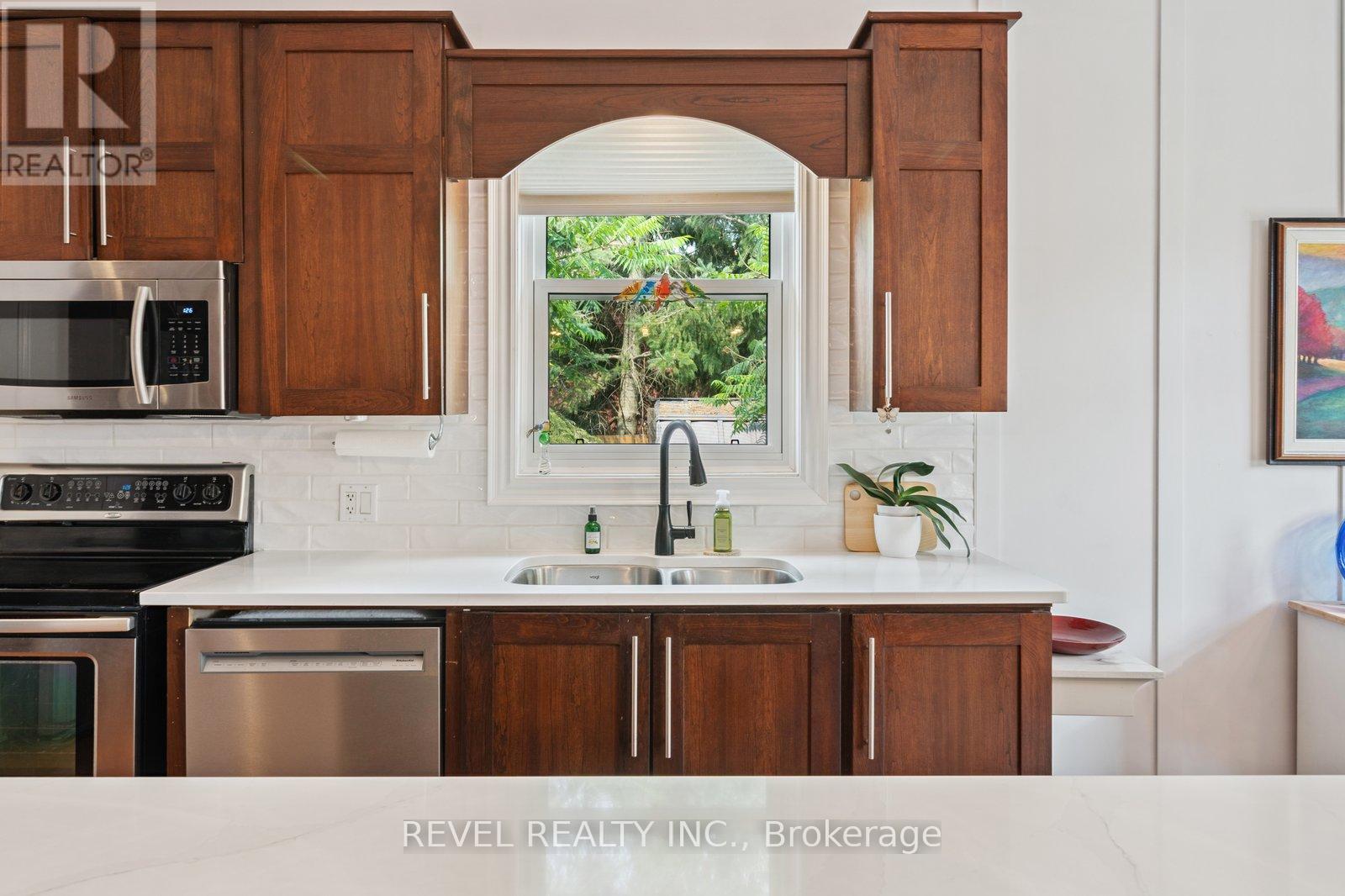 12 Sylvester Drive, Kawartha Lakes, Ontario  K9V 6E7 - Photo 17 - X12531912