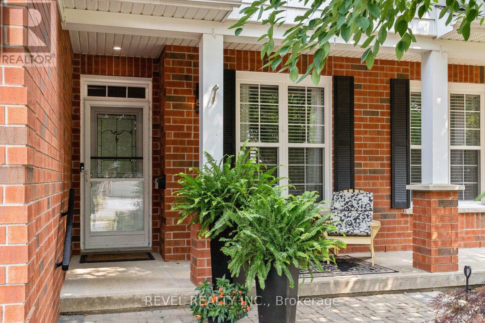 12 Sylvester Drive, Kawartha Lakes, Ontario  K9V 6E7 - Photo 5 - X12531912