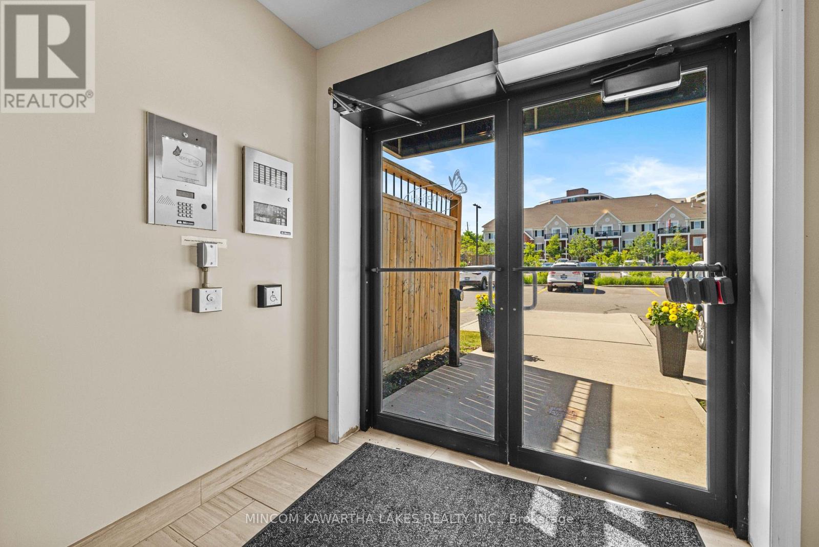 105 - 910 Wentworth Street, Peterborough, Ontario  K9J 8R8 - Photo 10 - X12531920