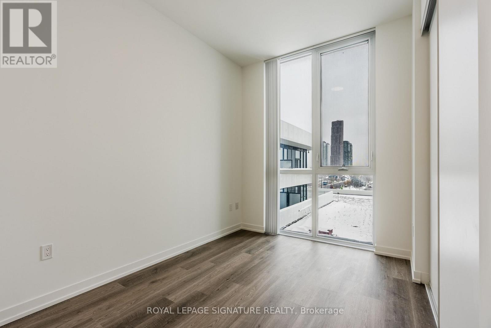 615 - 8 Interchange Way, Vaughan, Ontario  L4K 5Z7 - Photo 11 - N12528334