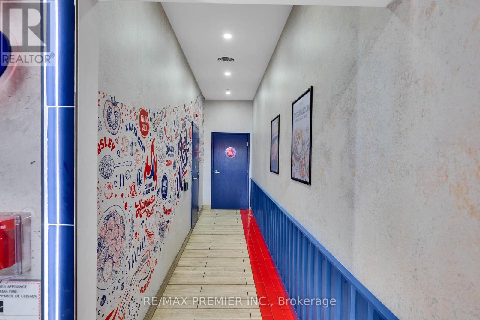 104 - 2151 St. Clair Avenue W, Toronto, Ontario  M6N 1K5 - Photo 10 - W12441454