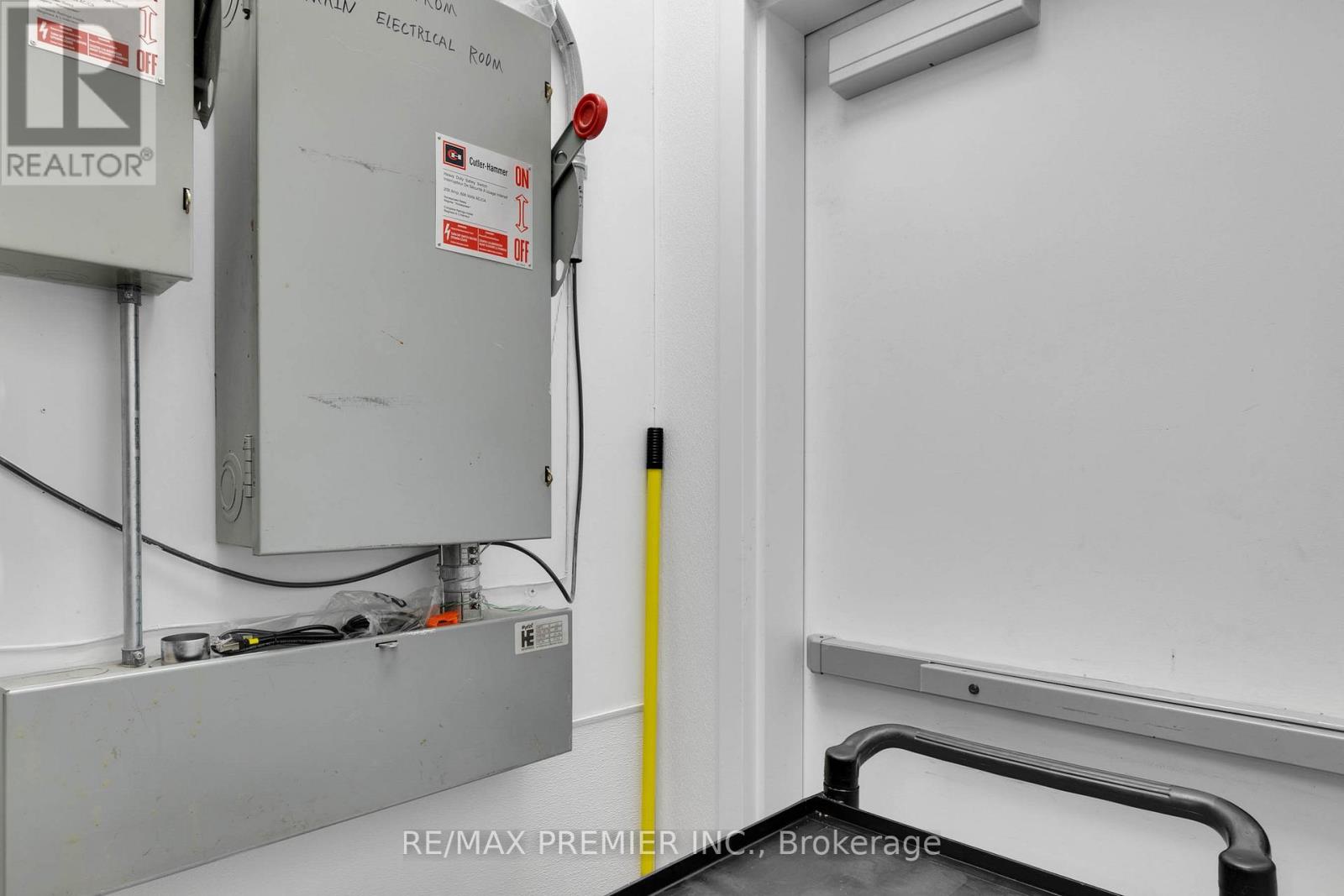 104 - 2151 St. Clair Avenue W, Toronto, Ontario  M6N 1K5 - Photo 19 - W12441454