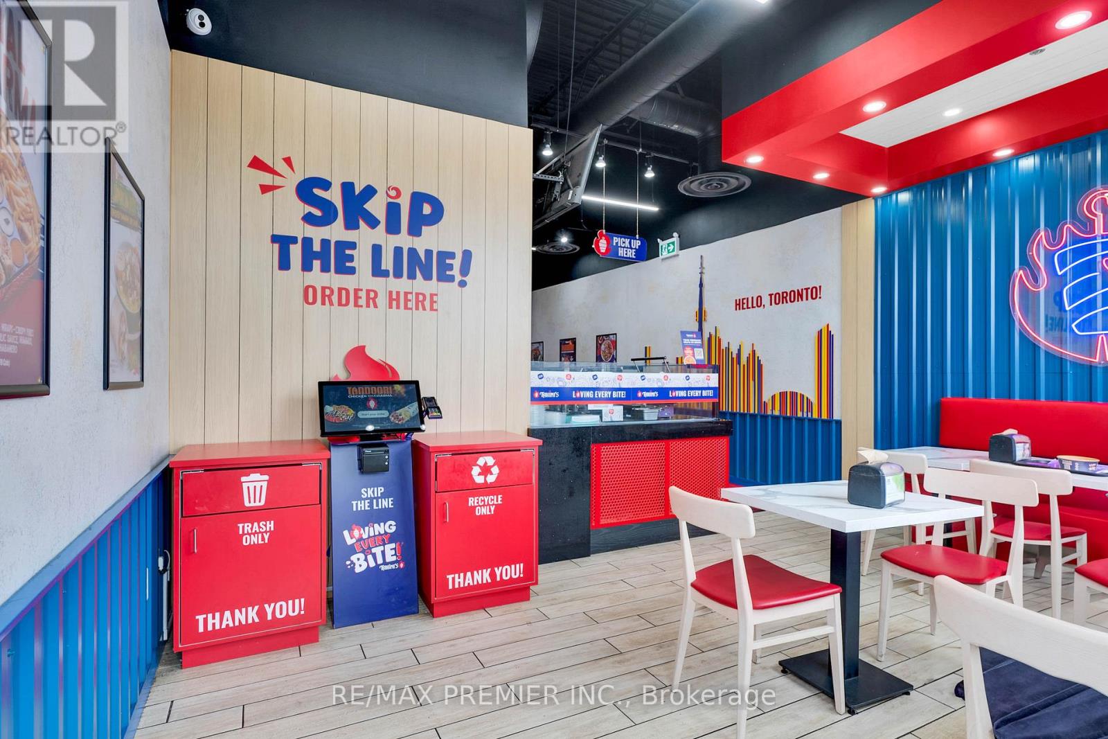 104 - 2151 St. Clair Avenue W, Toronto, Ontario  M6N 1K5 - Photo 3 - W12441454