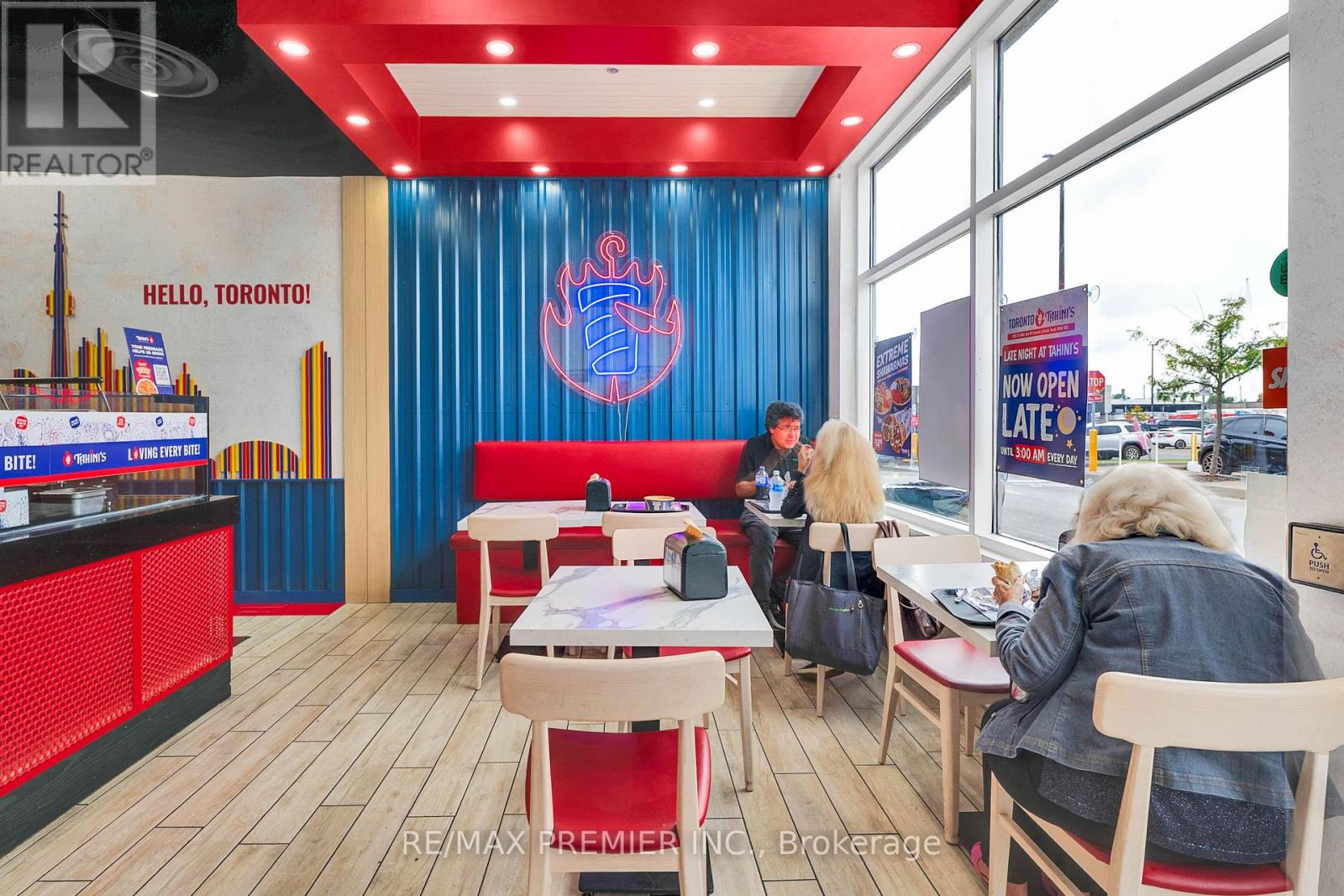 104 - 2151 St. Clair Avenue W, Toronto, Ontario  M6N 1K5 - Photo 5 - W12441454