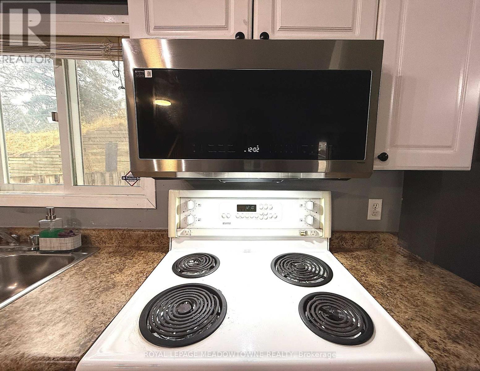 10 - 648 Doon Village Road, Kitchener, Ontario  N2P 1A2 - Photo 13 - X12508274