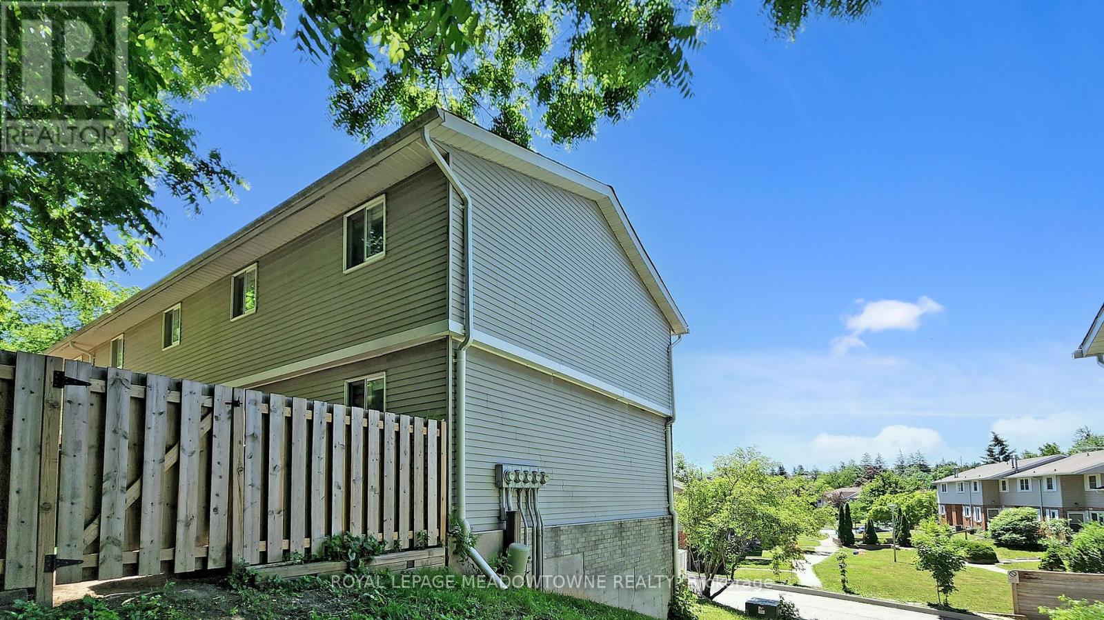 10 - 648 Doon Village Road, Kitchener, Ontario  N2P 1A2 - Photo 32 - X12508274