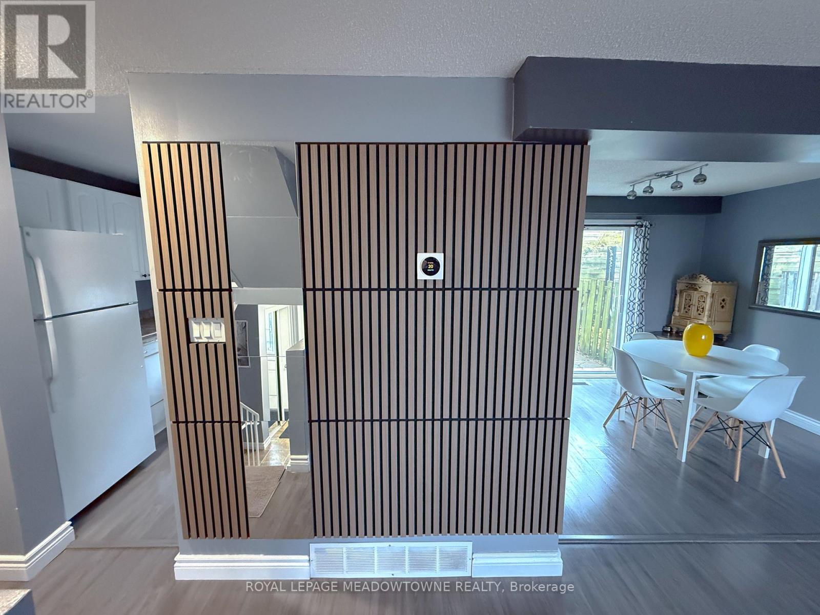 10 - 648 Doon Village Road, Kitchener, Ontario  N2P 1A2 - Photo 10 - X12508274