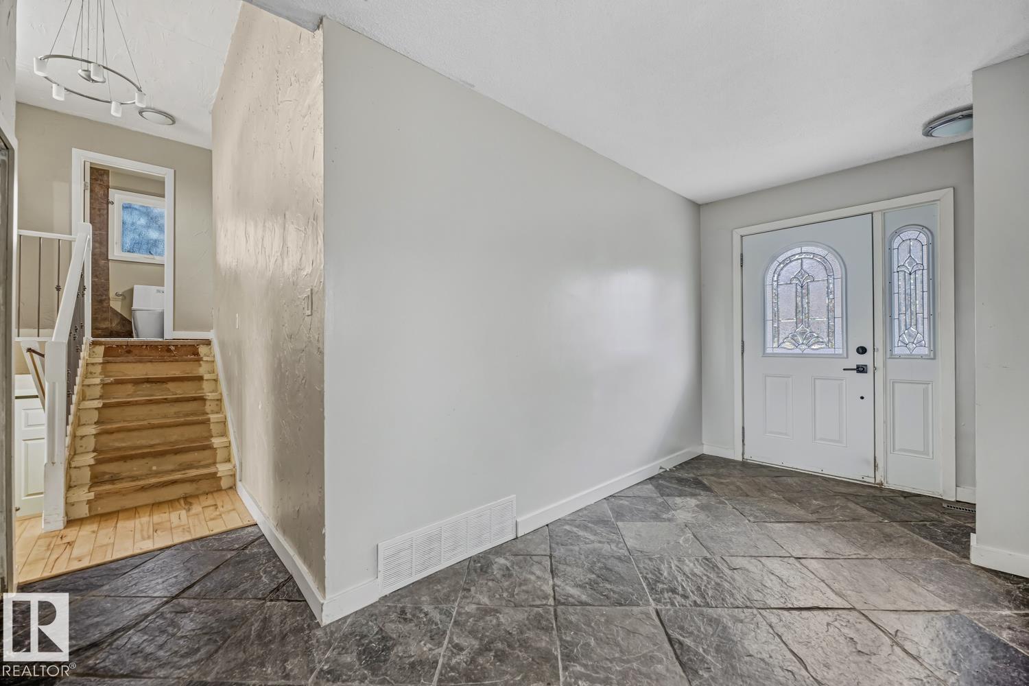 48 Gladstone Cr, St. Albert, Alberta  T8N 0W7 - Photo 2 - E4465366