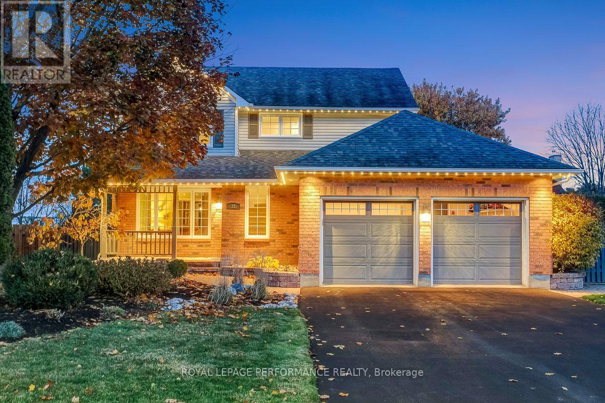 32 PARKLANDS AVENUE, Russell, Ontario