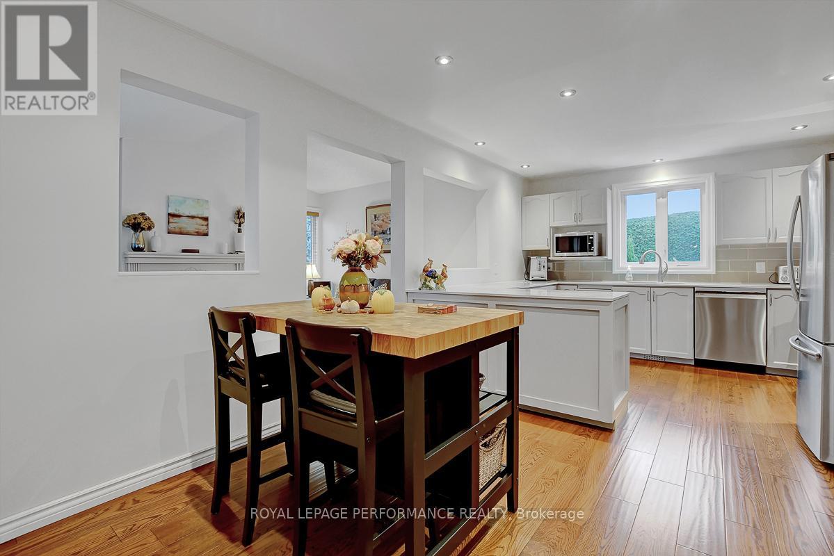 32 Parklands Avenue, Russell, Ontario  K4R 1A2 - Photo 15 - X12531848