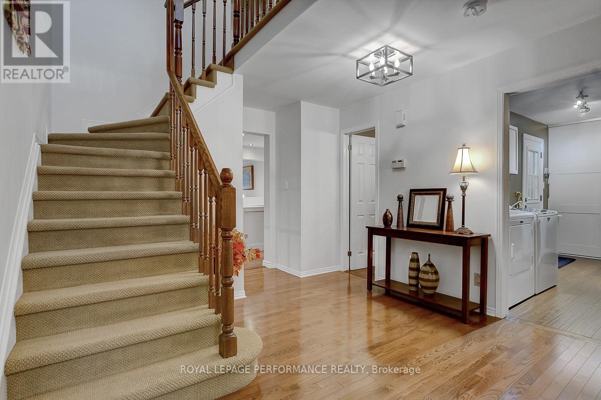 32 Parklands Avenue, Russell, Ontario  K4R 1A2 - Photo 6 - X12531848