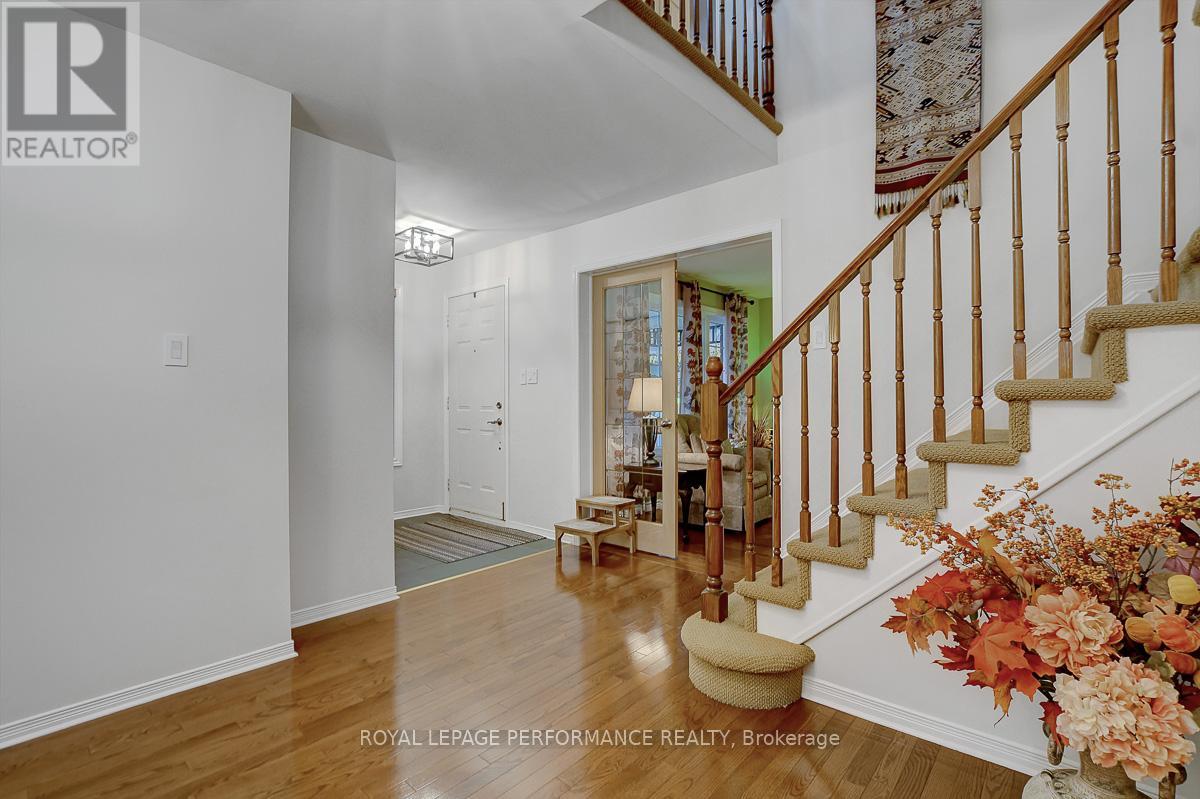 32 Parklands Avenue, Russell, Ontario  K4R 1A2 - Photo 7 - X12531848