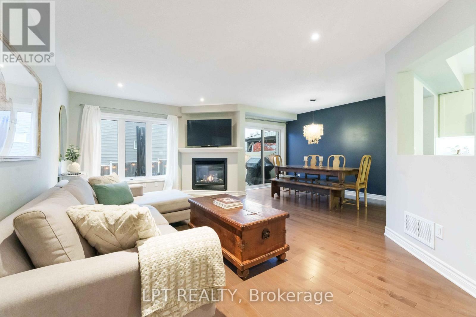 102 Calvington Avenue, Ottawa, Ontario  K2T 0H7 - Photo 5 - X12531956