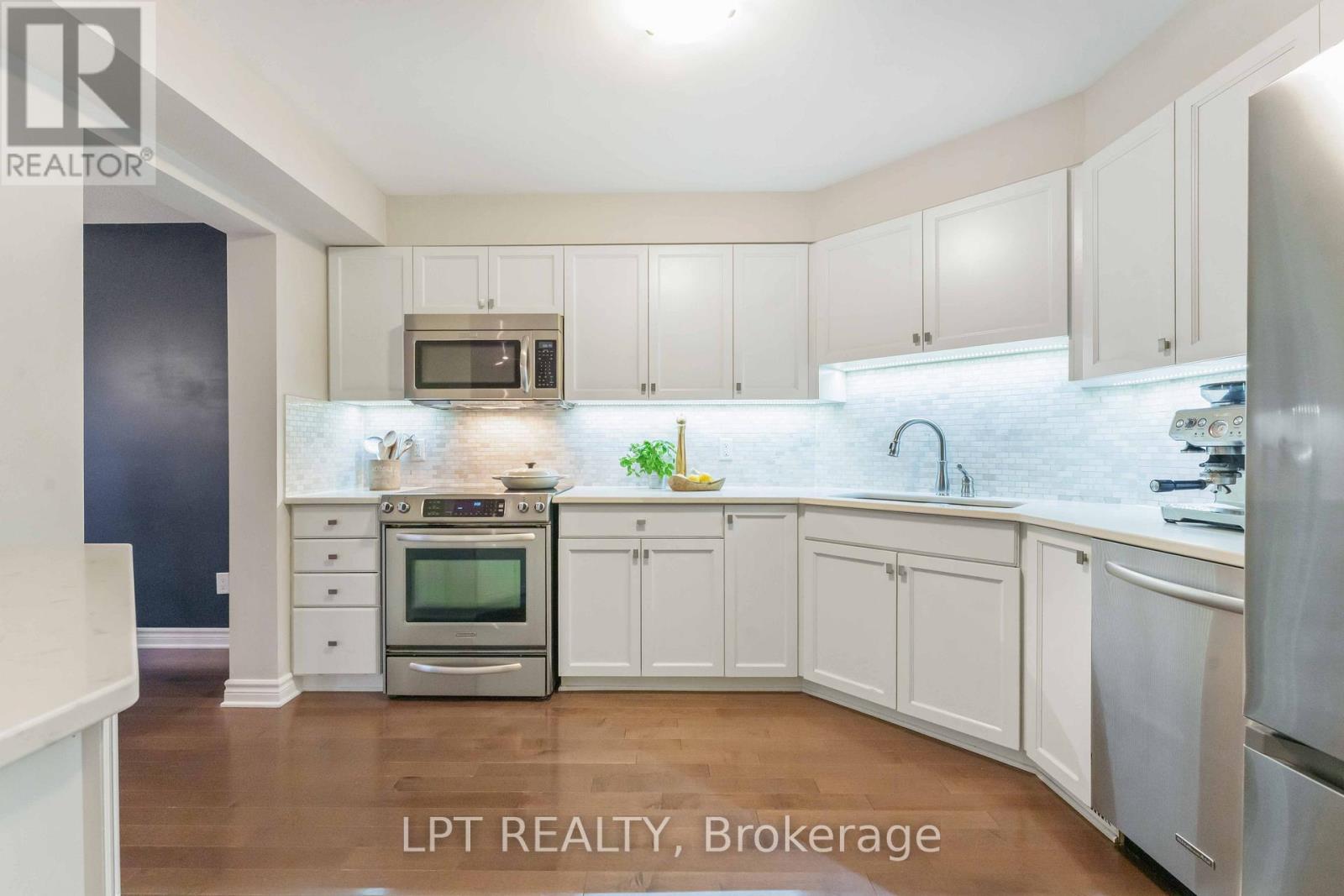 102 Calvington Avenue, Ottawa, Ontario  K2T 0H7 - Photo 7 - X12531956