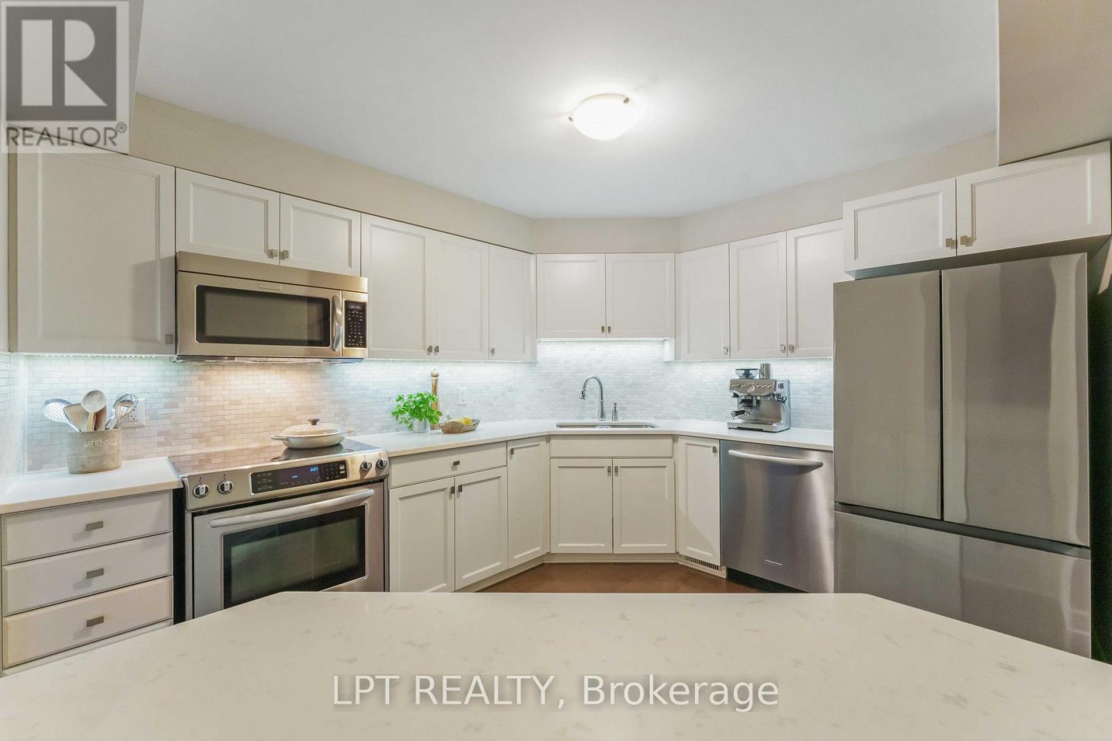 102 Calvington Avenue, Ottawa, Ontario  K2T 0H7 - Photo 8 - X12531956