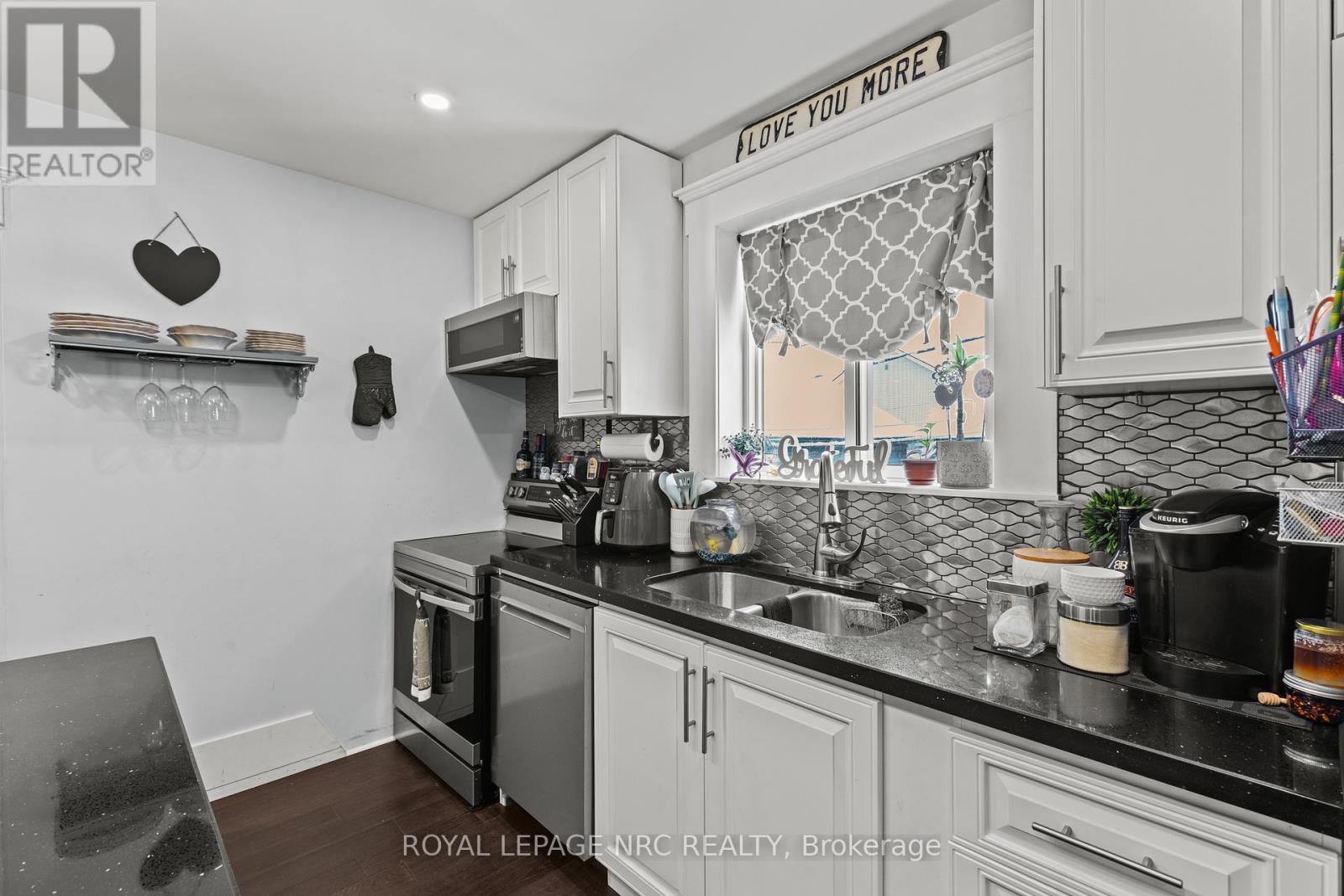 111 Morton Street, Thorold, Ontario  L2V 1C6 - Photo 12 - X12531854