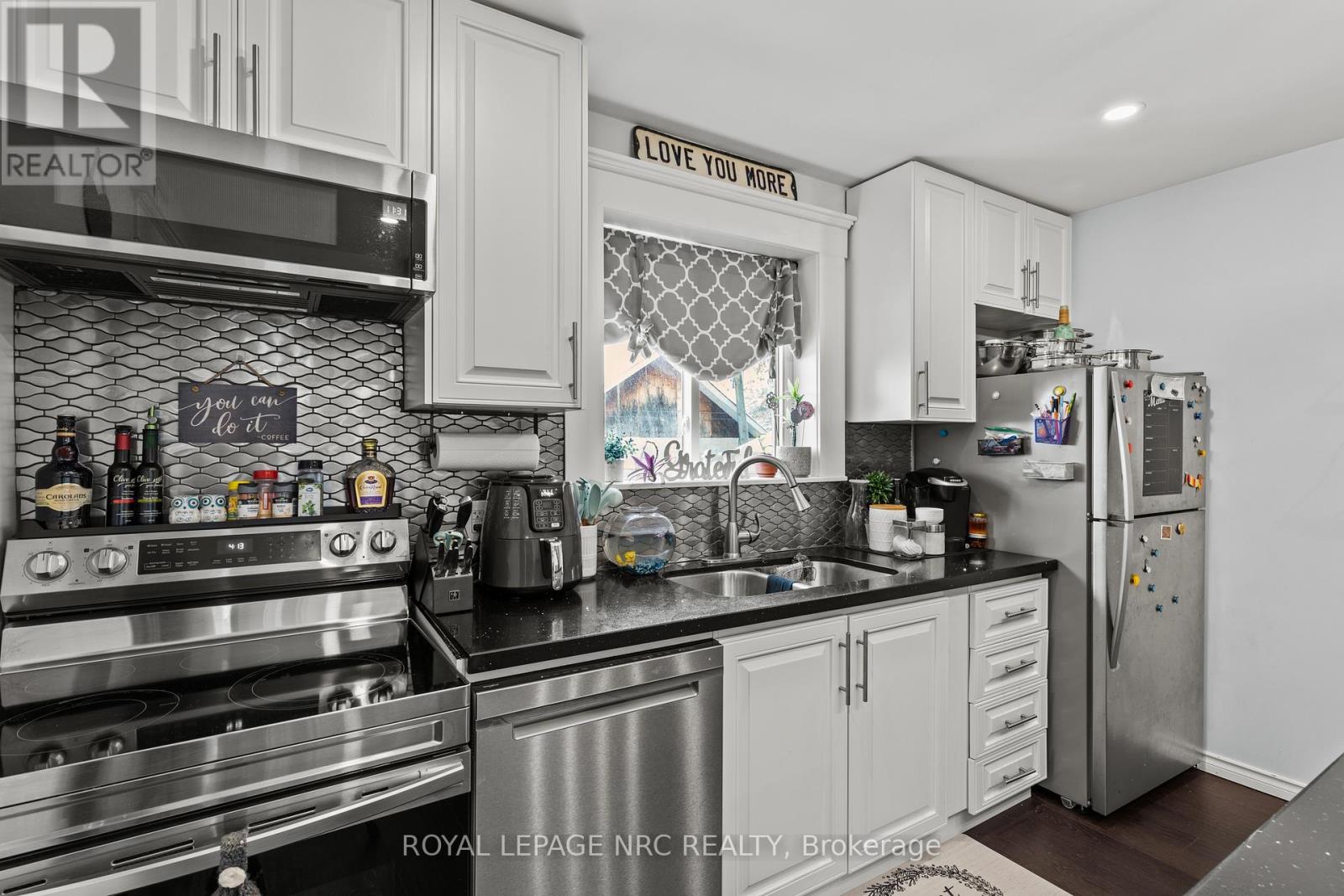 111 Morton Street, Thorold, Ontario  L2V 1C6 - Photo 13 - X12531854