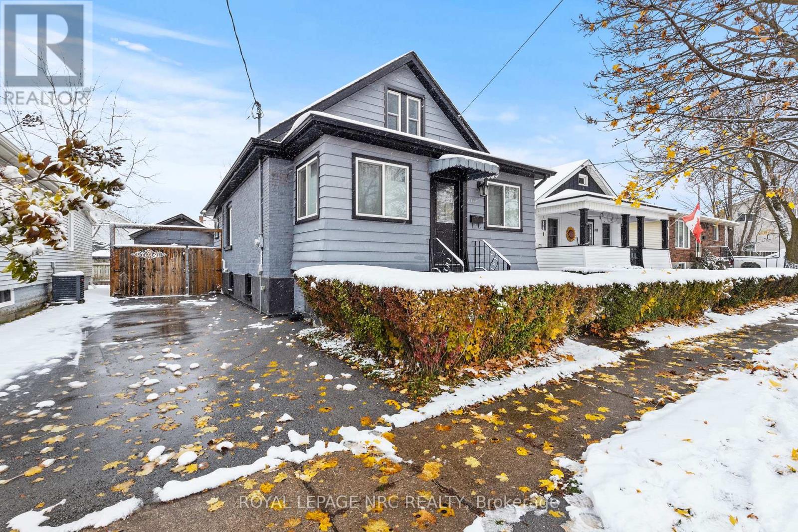 111 Morton Street, Thorold, Ontario  L2V 1C6 - Photo 2 - X12531854