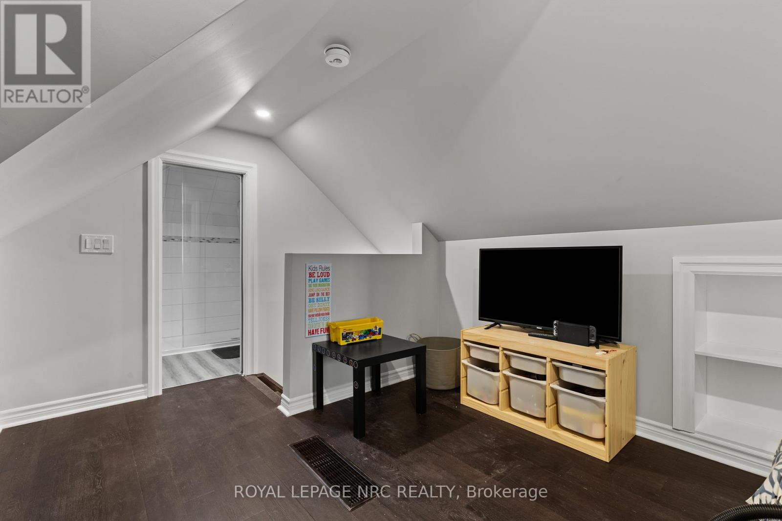 111 Morton Street, Thorold, Ontario  L2V 1C6 - Photo 22 - X12531854