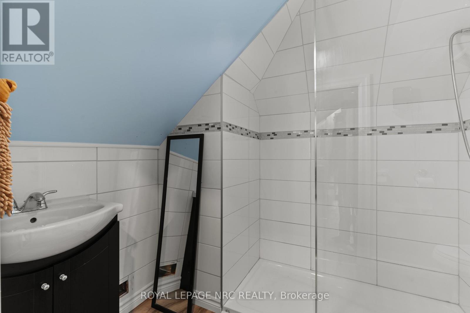 111 Morton Street, Thorold, Ontario  L2V 1C6 - Photo 25 - X12531854