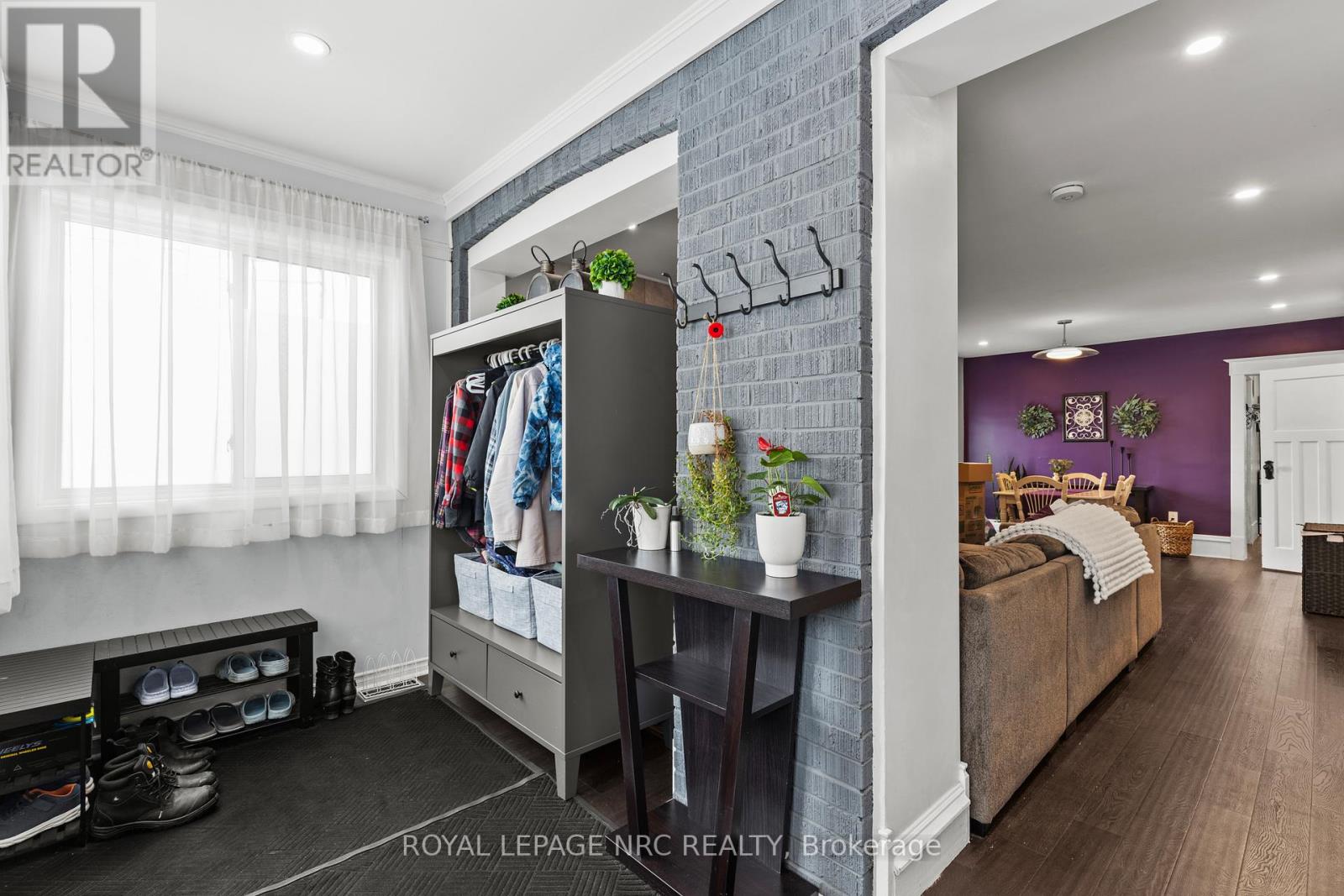 111 Morton Street, Thorold, Ontario  L2V 1C6 - Photo 5 - X12531854