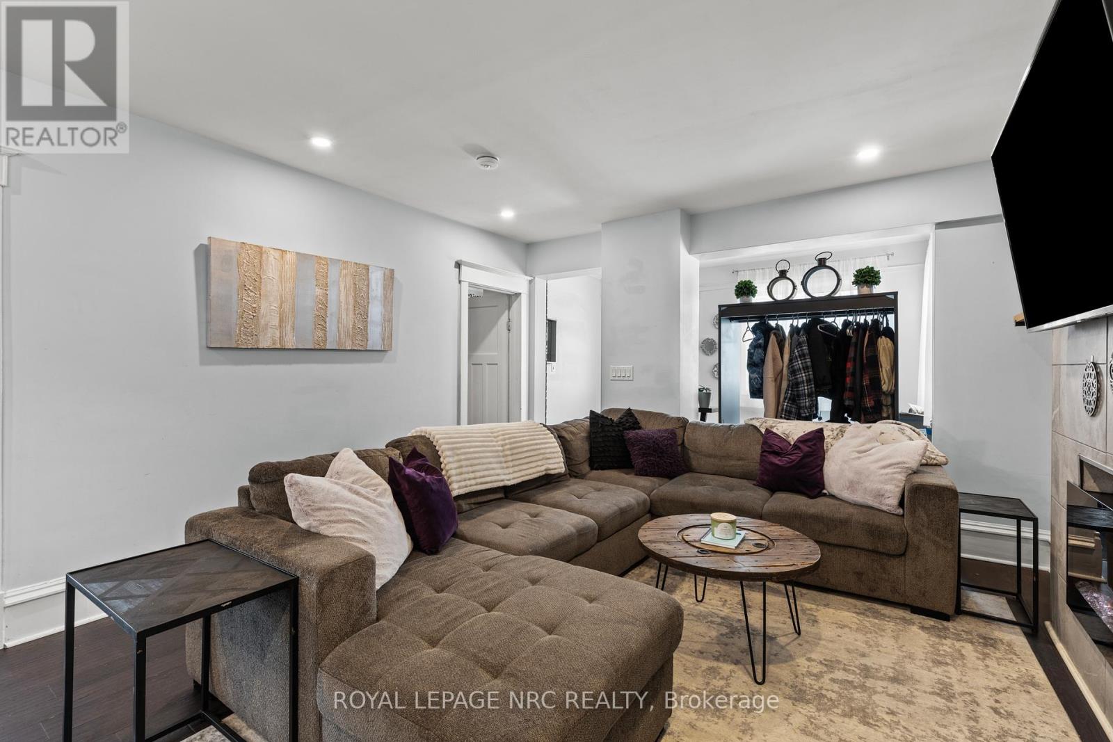 111 Morton Street, Thorold, Ontario  L2V 1C6 - Photo 6 - X12531854