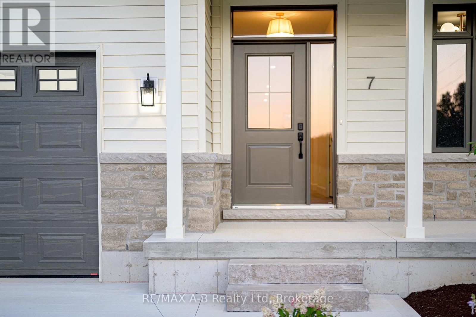 7 Nelson Street, West Perth, Ontario N0K 1N0 - Photo 3 - X12014291