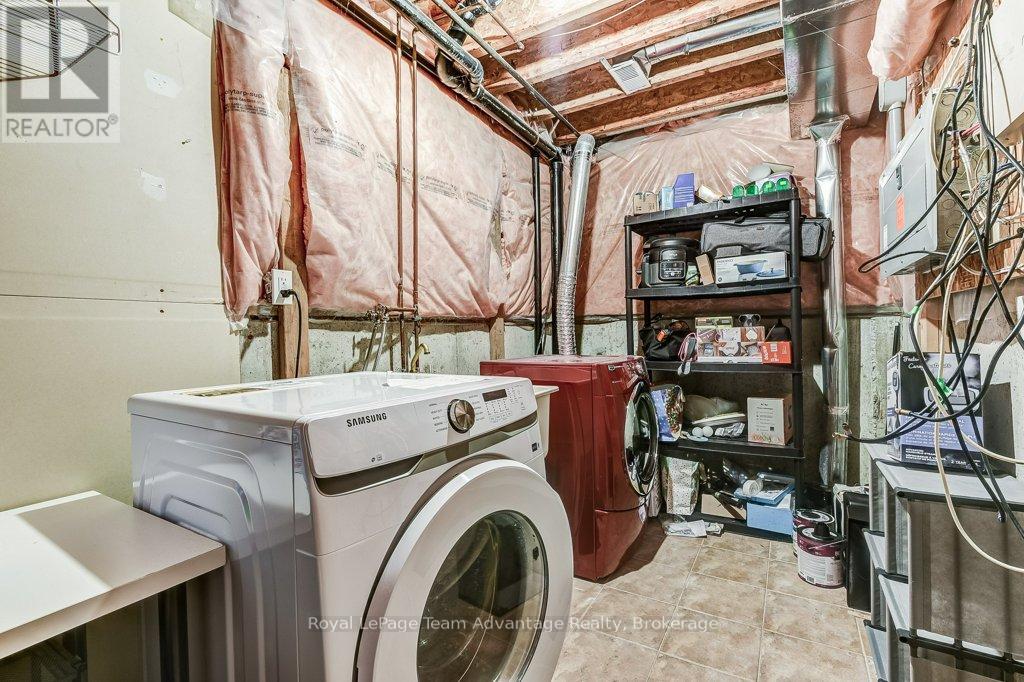 929 Creekfront Way, Newmarket, Ontario  L3Y 8T4 - Photo 42 - N12528992