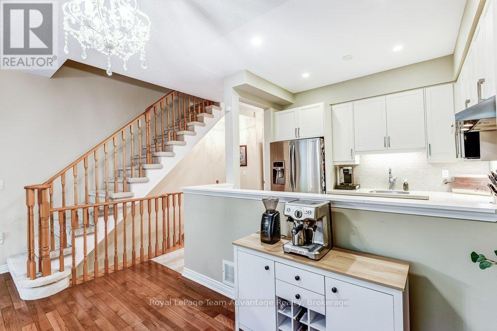 929 Creekfront Way, Newmarket, Ontario  L3Y 8T4 - Photo 9 - N12528992