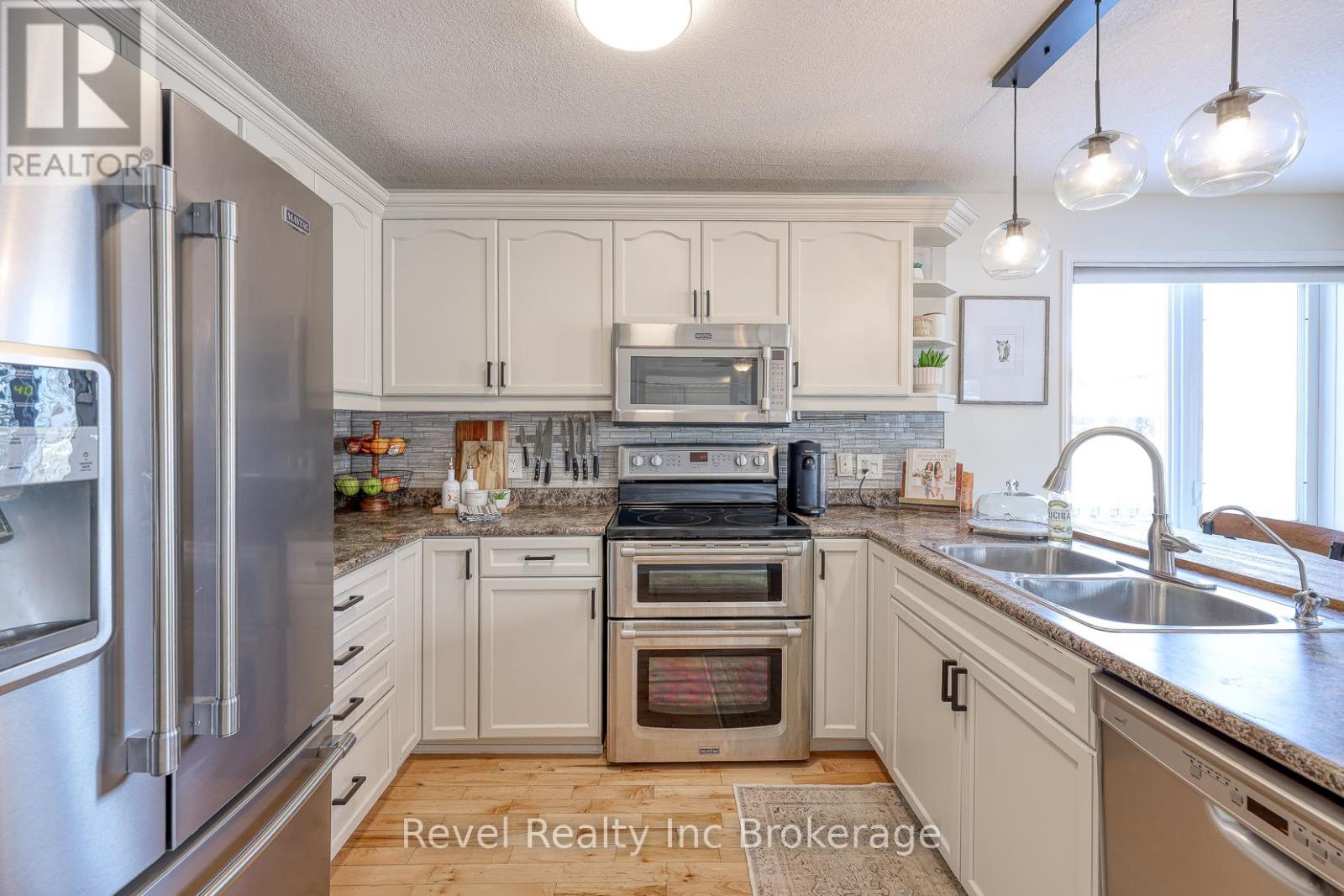 14 Scourfield Drive, Ingersoll, Ontario N5C 0A4 - Photo 17 - X12531838