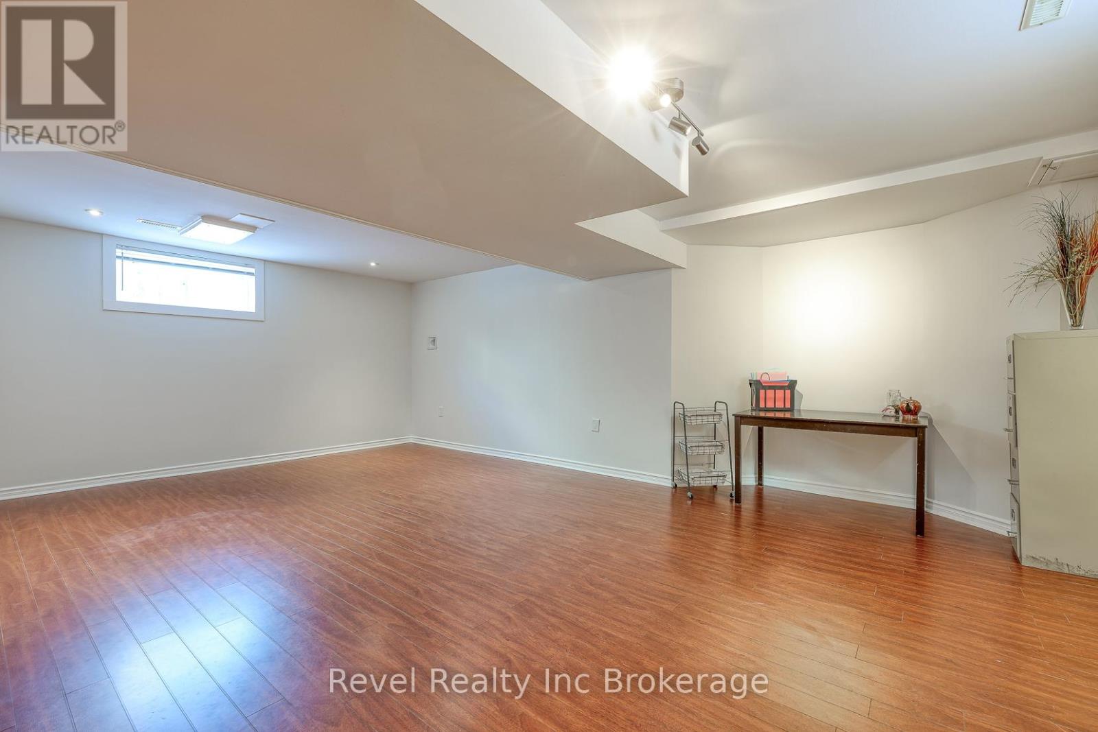 14 Scourfield Drive, Ingersoll, Ontario N5C 0A4 - Photo 35 - X12531838