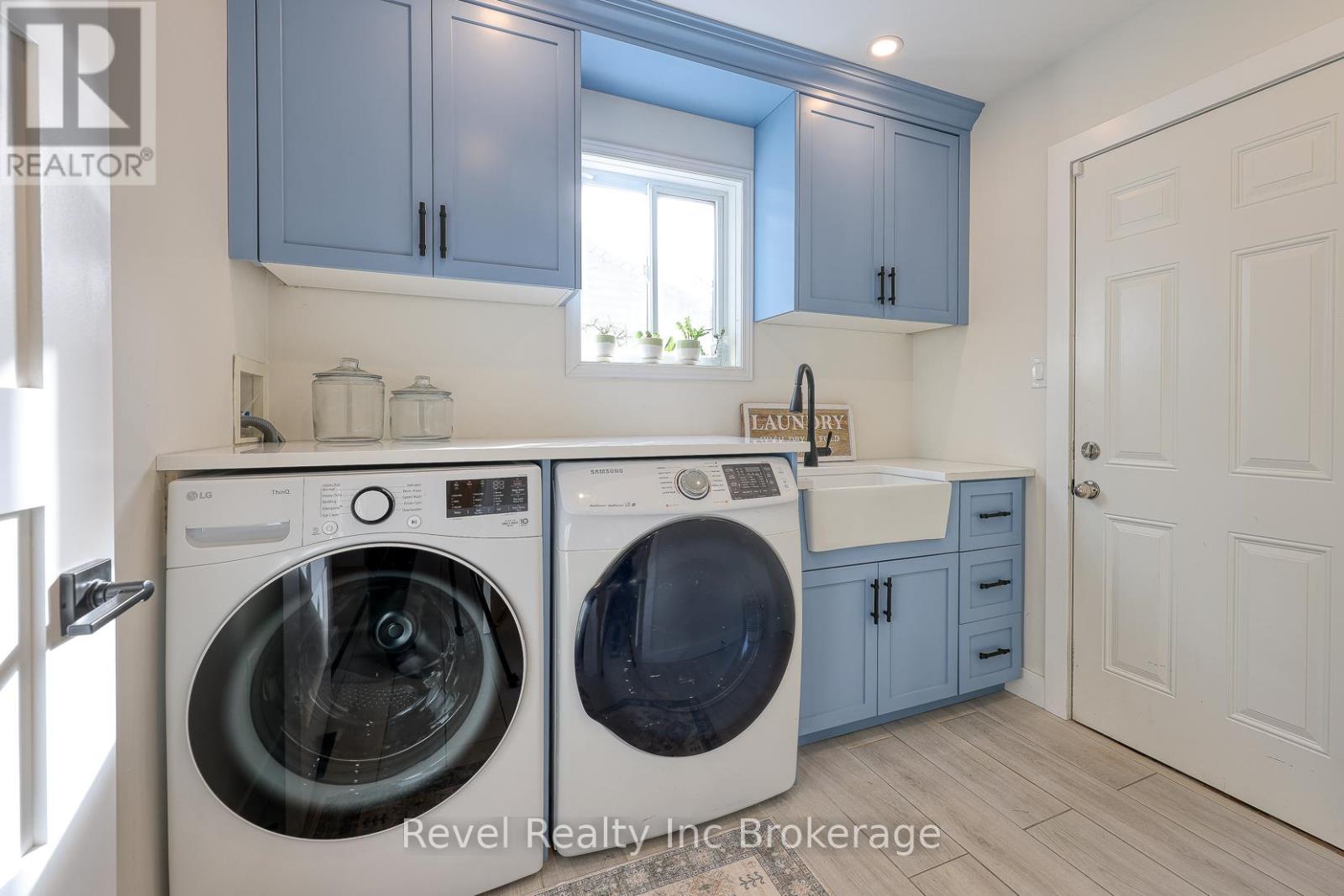 14 Scourfield Drive, Ingersoll, Ontario N5C 0A4 - Photo 4 - X12531838