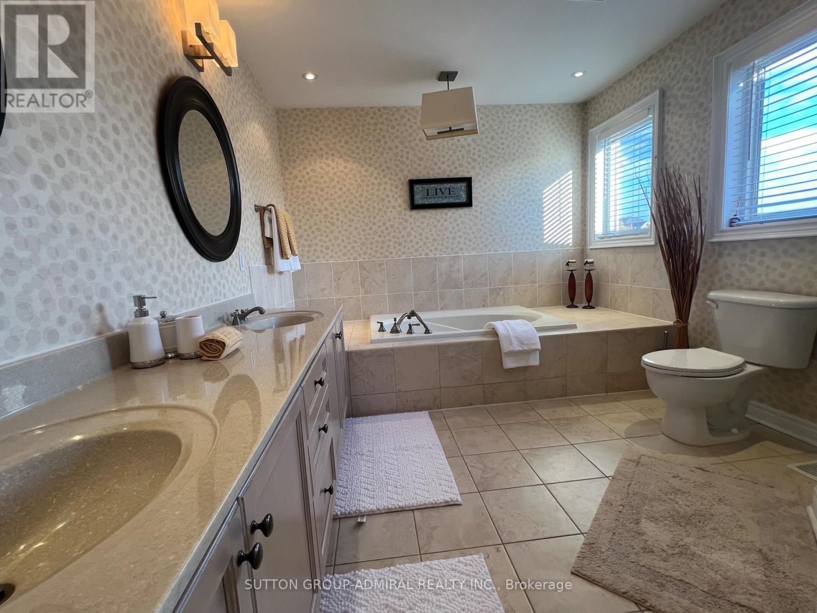 73 Kenilworth Gate, Markham, Ontario  L6B 0A5 - Photo 11 - N12510080