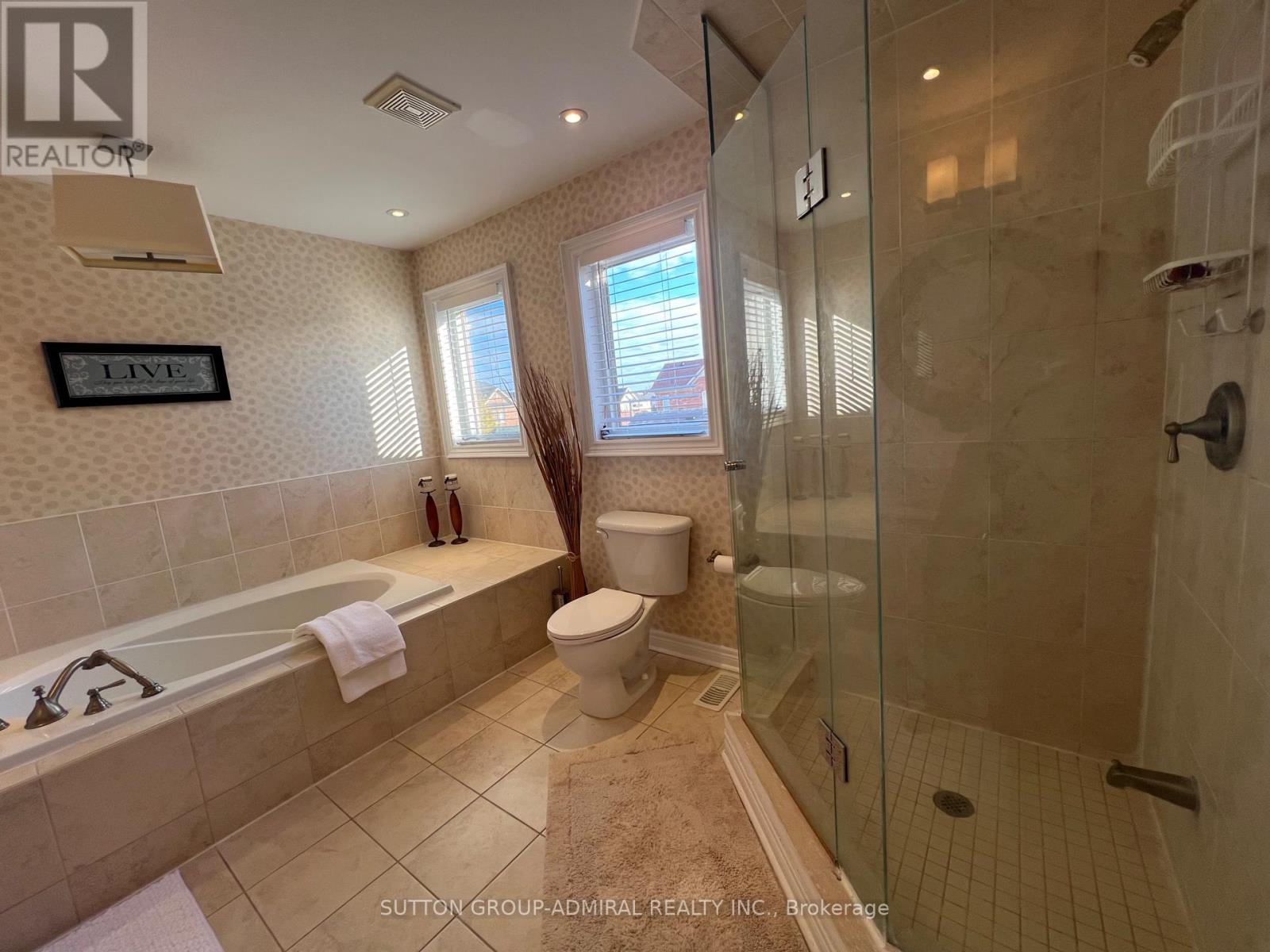 73 Kenilworth Gate, Markham, Ontario  L6B 0A5 - Photo 12 - N12510080