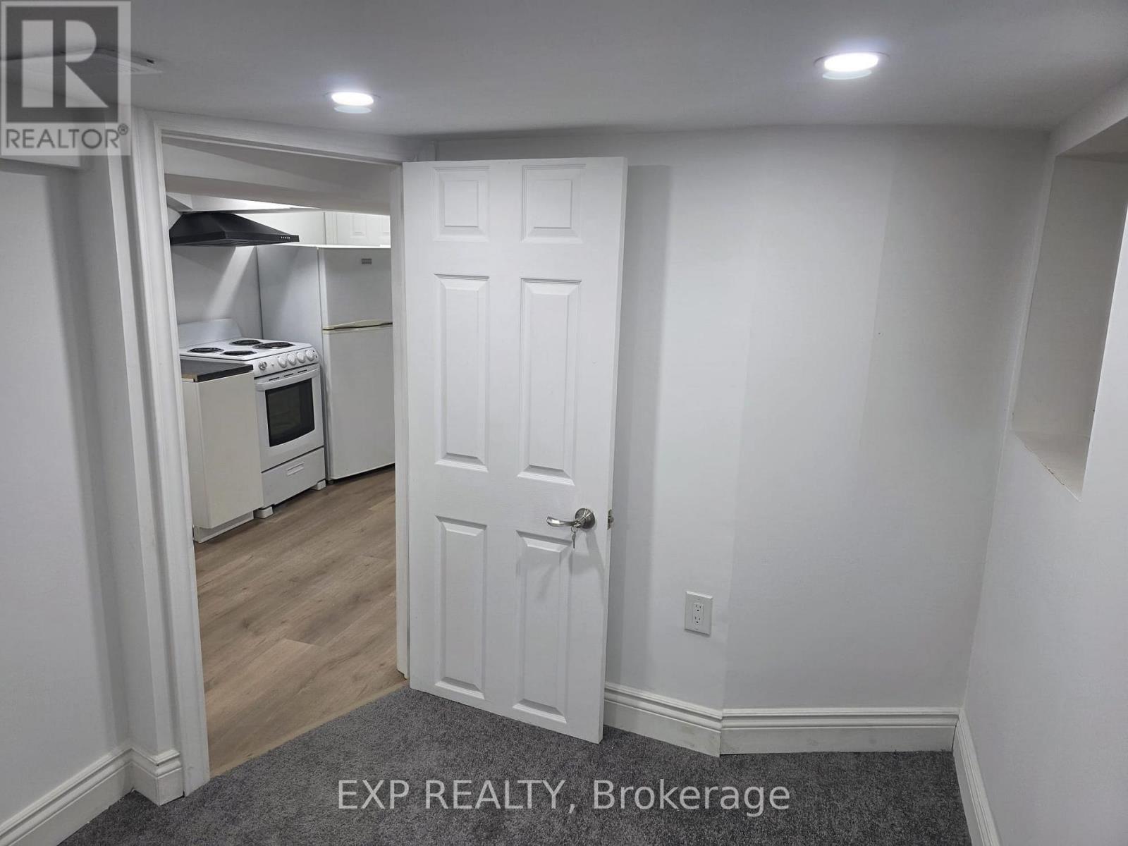 Basement - 6564 Level Avenue, Niagara Falls, Ontario  L2G 4B7 - Photo 2 - X12530740