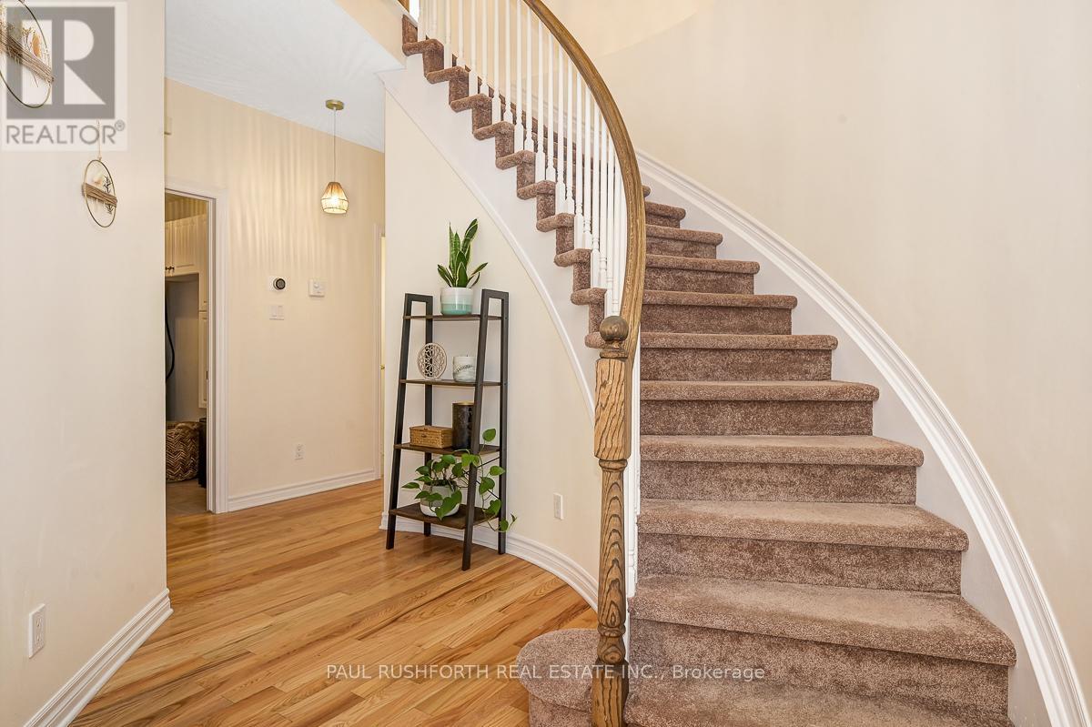 843 Long Point Circle, Ottawa, Ontario  K1T 4G1 - Photo 3 - X12380253
