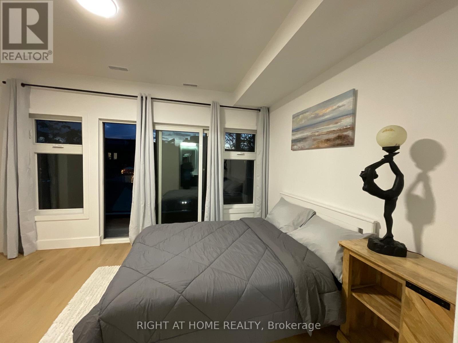 Second Floor - 674 Manning Avenue, Toronto, Ontario  M3H 2G1 - Photo 34 - C12470156