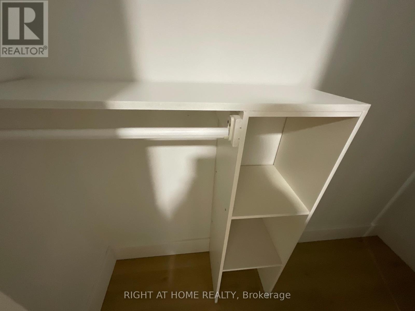 Second Floor - 674 Manning Avenue, Toronto, Ontario  M3H 2G1 - Photo 33 - C12470156