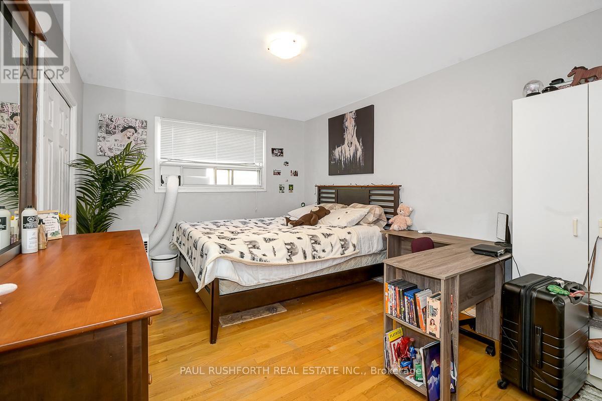 922 Pinewood Crescent, Ottawa, Ontario  K2B 5Y4 - Photo 9 - X12443074