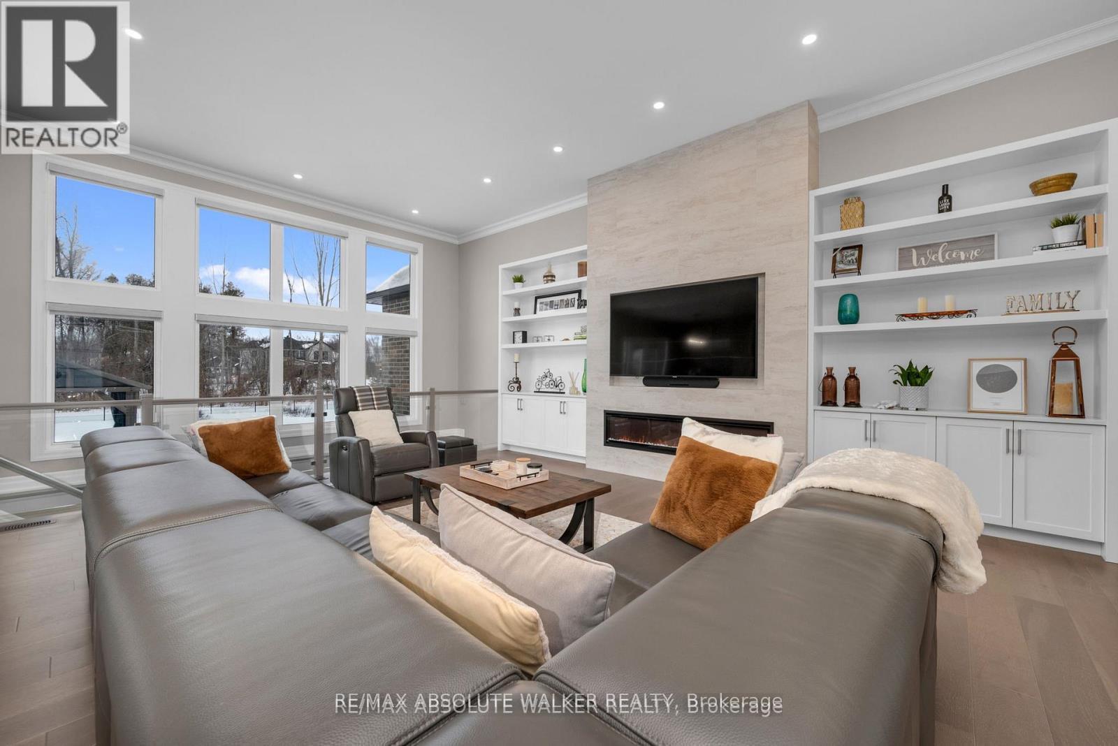 700 Mcmanus Avenue, Ottawa, Ontario K4M 0B2 - Photo 2 - X12473078