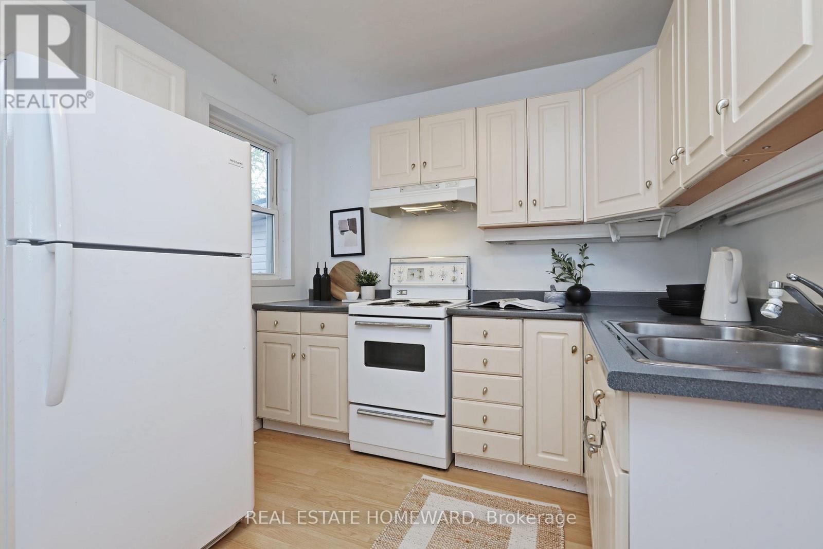 281 Queensdale Avenue, Toronto, Ontario  M4C 2B5 - Photo 11 - E12531906