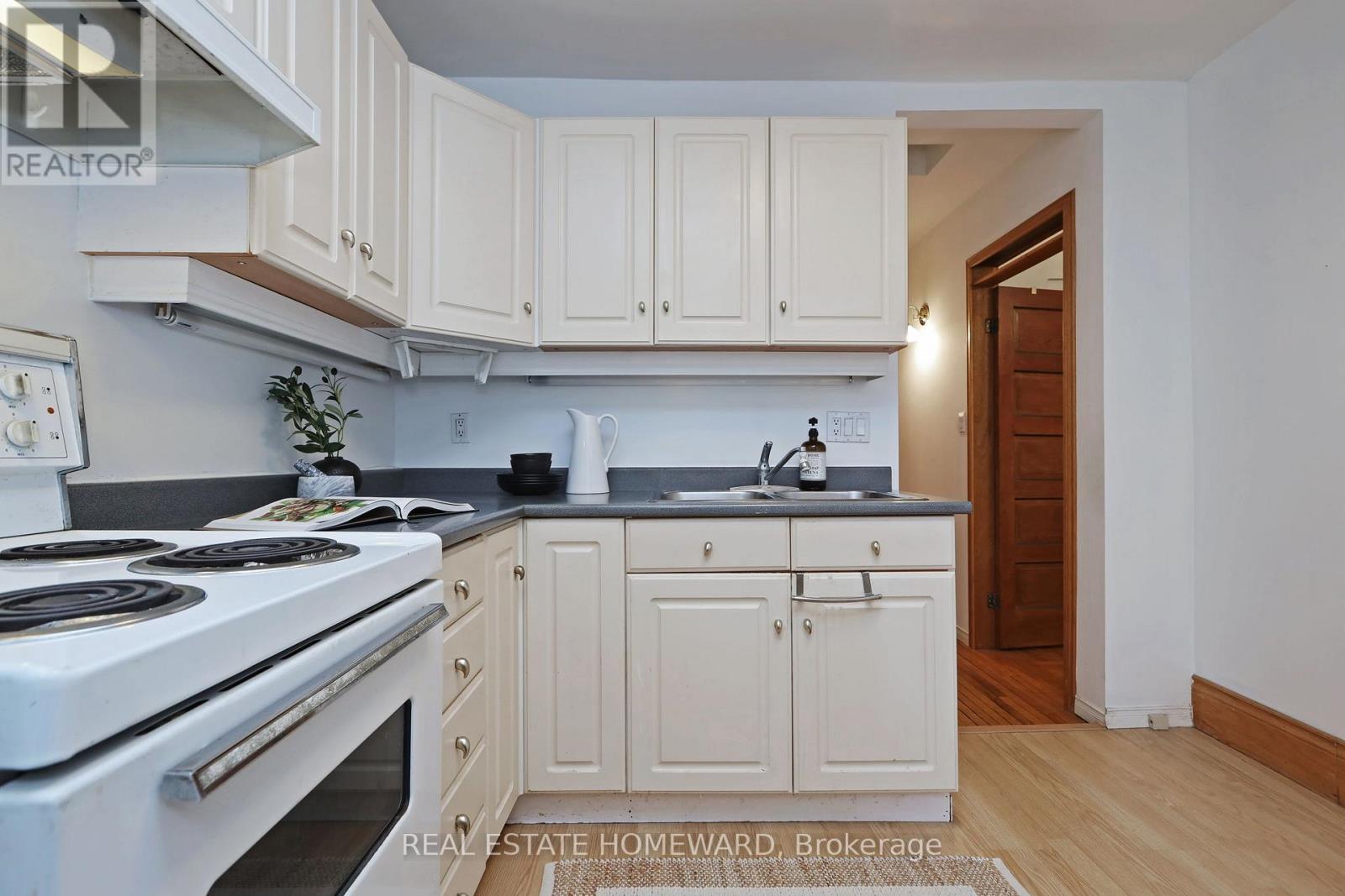 281 Queensdale Avenue, Toronto, Ontario  M4C 2B5 - Photo 12 - E12531906