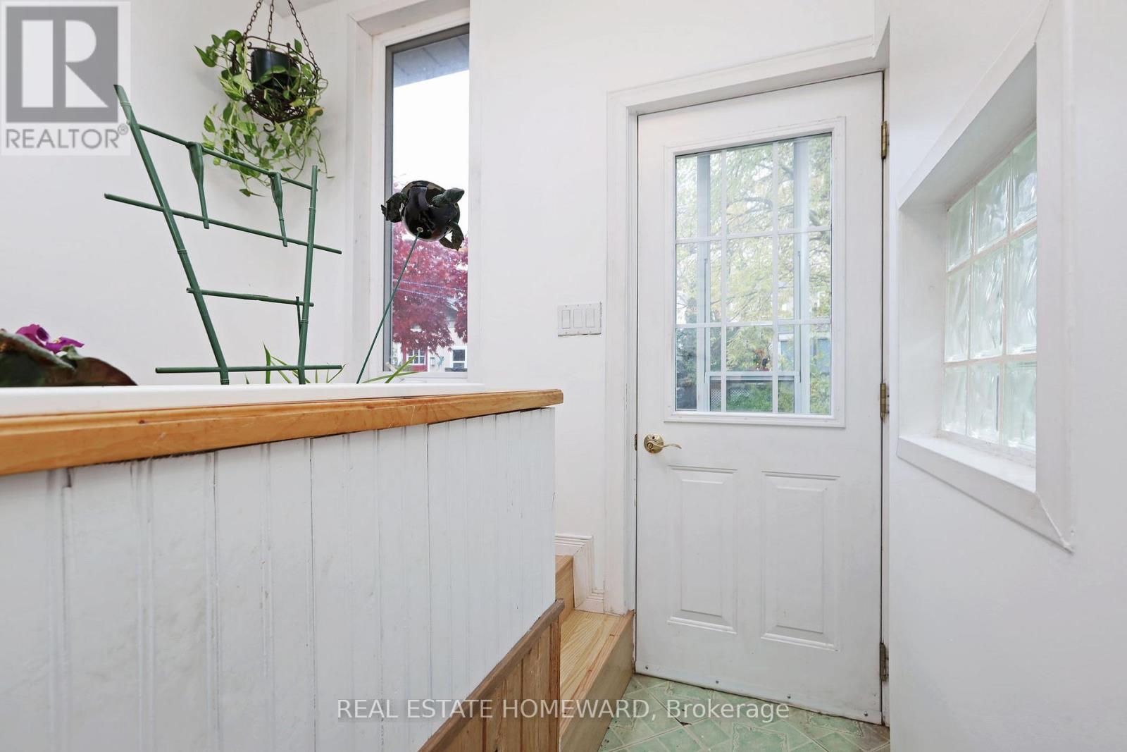 281 Queensdale Avenue, Toronto, Ontario  M4C 2B5 - Photo 19 - E12531906