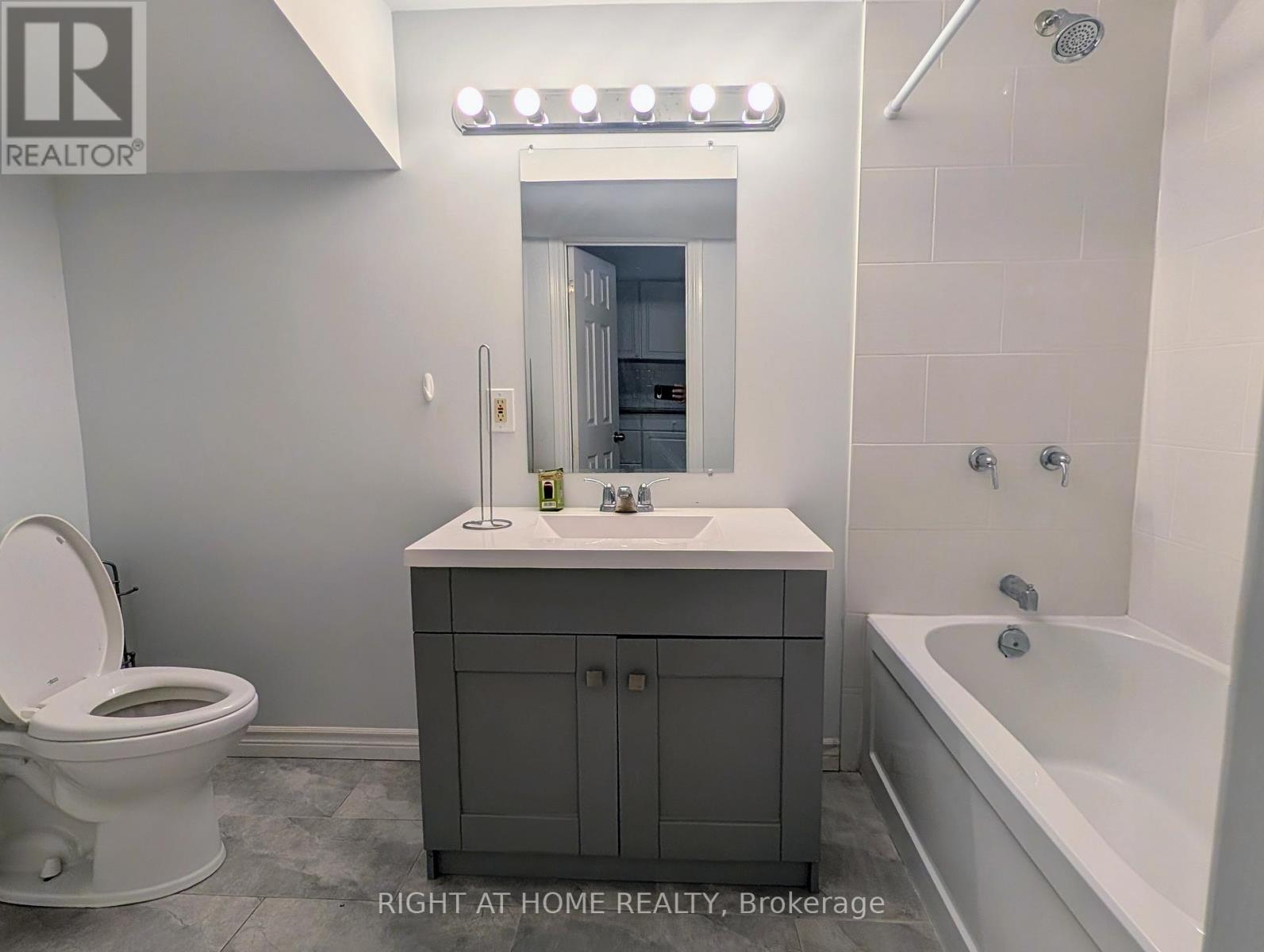 9 Hiley Avenue, Ajax, Ontario  L1S 6H3 - Photo 10 - E12531952