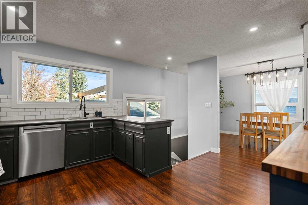 2628 106 Avenue Sw, Calgary, Alberta  T2W 2J1 - Photo 10 - A2269173