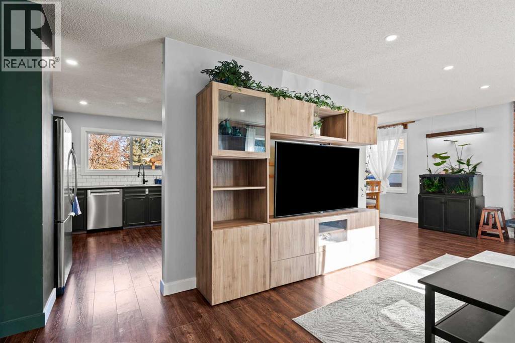 2628 106 Avenue Sw, Calgary, Alberta  T2W 2J1 - Photo 6 - A2269173