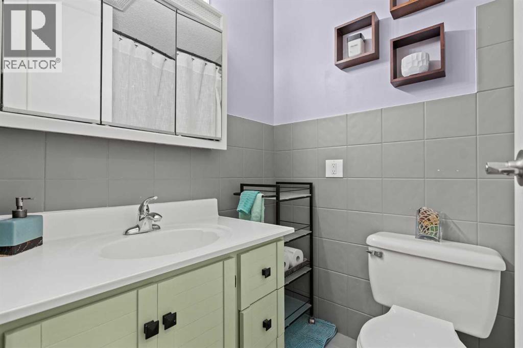 2628 106 Avenue Sw, Calgary, Alberta  T2W 2J1 - Photo 22 - A2269173