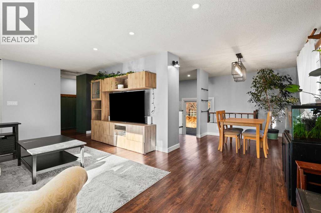 2628 106 Avenue Sw, Calgary, Alberta  T2W 2J1 - Photo 7 - A2269173